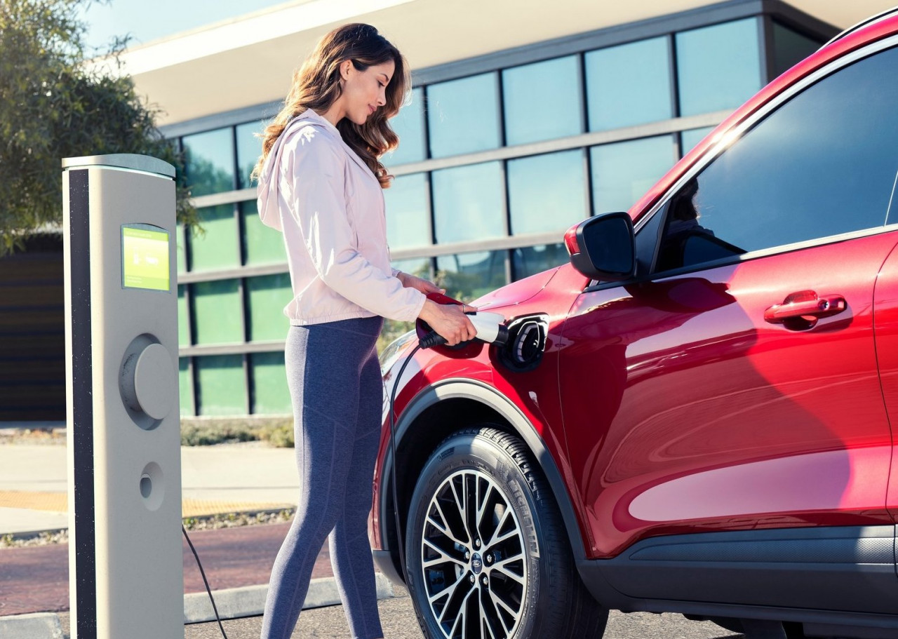 Every model in the new Escape lineup targets an EPA-estimated range of at least 400 miles per tank. – Ford Motor Corp pic