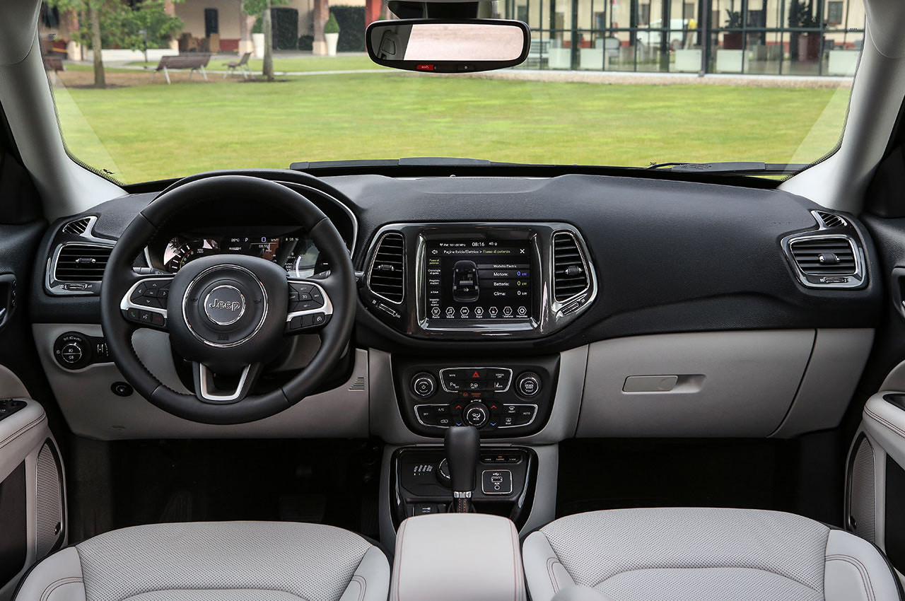 Right-hand drive versions should be ready for import very soon. – Pic courtesy of by Jeep (Stellantis)