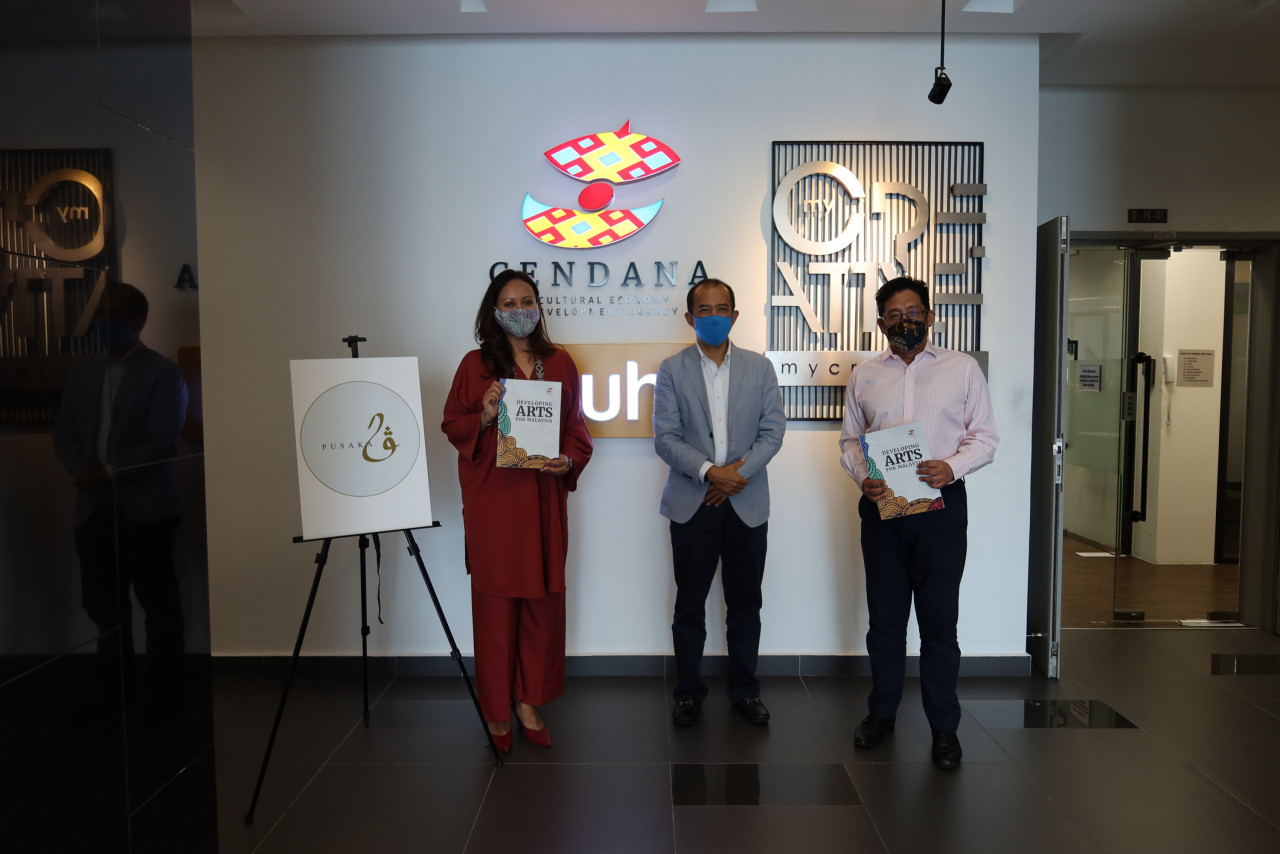 From L-R: Founding CEO Cendana Izan Satrina Mohd Sallehuddin, Chairman of MyCreative Ventures Tan Sri Noor Azmi Mat Said, and Founder-Director of Pusaka Eddin Khoo. – Pic courtesy of Cendana