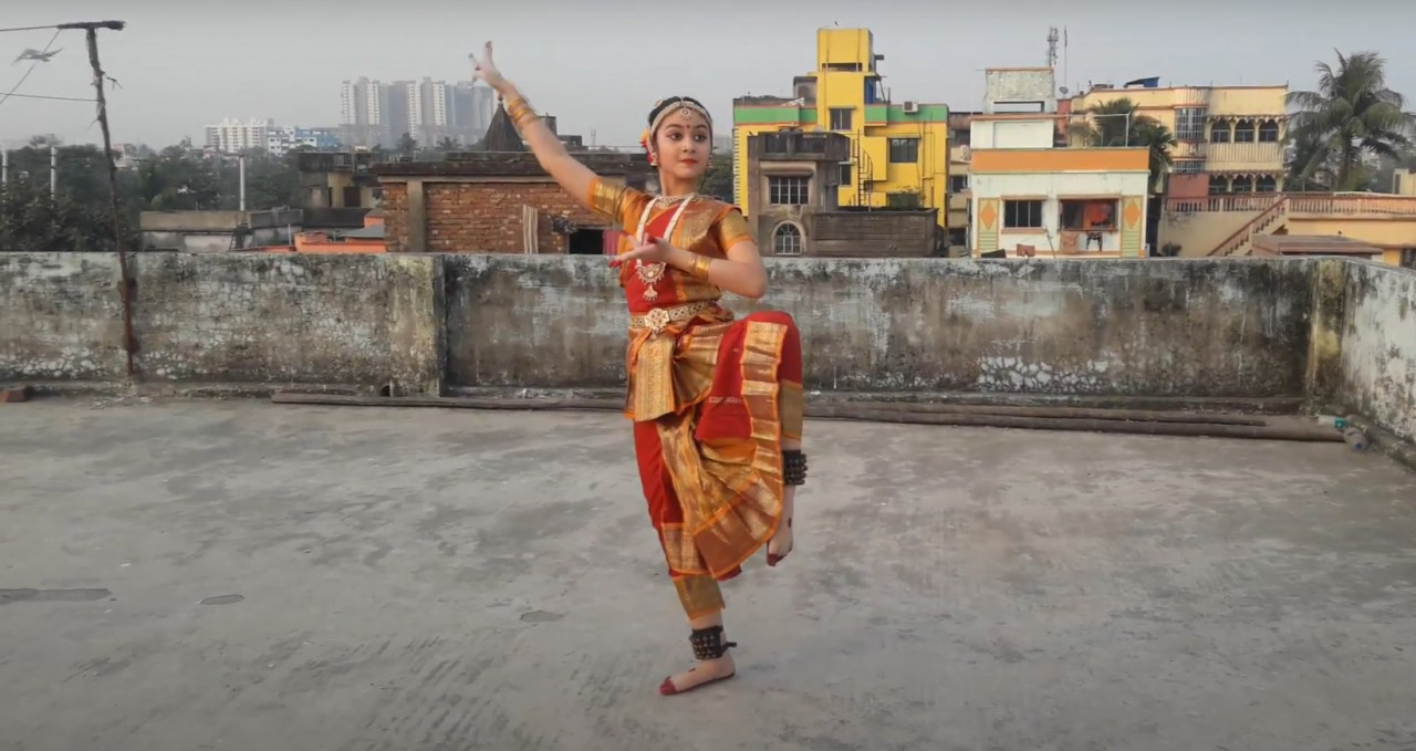 A still from ‘Kuber Kabuttam’, a dance dedicated to Lord Kubera, the Lord of Riches and Wealth. Aroha Sanyal is a 12-year-old student studying Bharatanatyam Indian Classical Dance under the guidance of Udita Roy who helped to compose the dance submitted for MOVE 2021. – Pic courtesy of KLMovement 