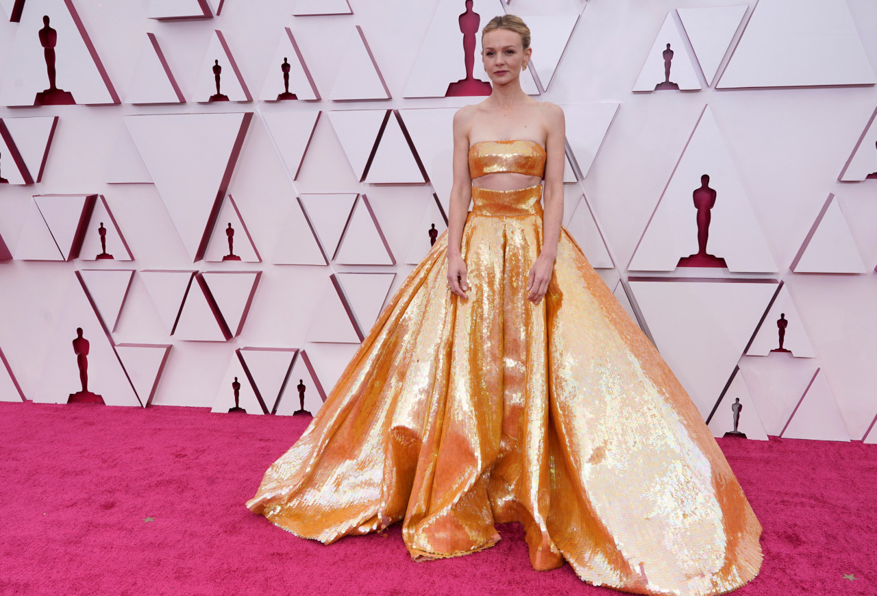 Best supporting actress nominee Carey Mulligan poses on the red carpet. – EPA pic