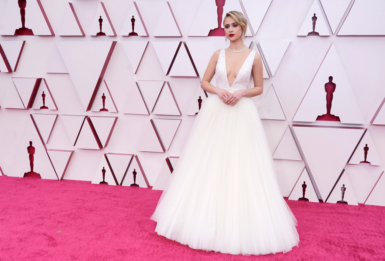 Actress Maria Bakalova poses at the Oscars red carpet. – EPA pic