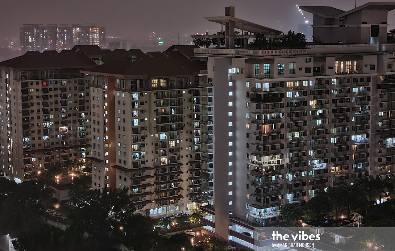 Night Mode taken on the telephoto lens. – AMAR SHAH MOHSEN/The Vibes pic