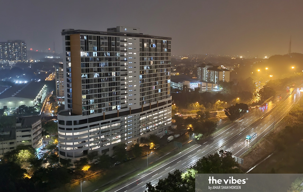 Night Mode using the standard wide camera. – AMAR SHAH MOHSEN/The Vibes pic