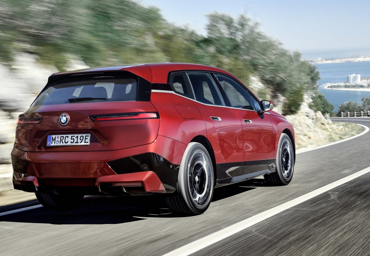 A fresh interpretation of design, sustainability, driving pleasure, versatility and luxury. – Pic courtesy of BMW Group AG