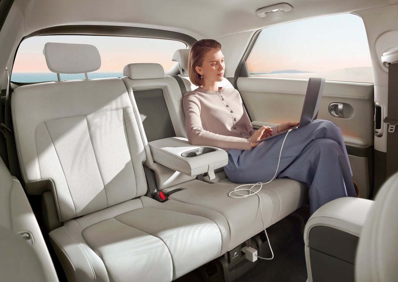An innovative V2L function, allows customers to freely use or charge any electric devices when the vehicle is on. - Pic courtesy of the Hyundai Motor Corporation