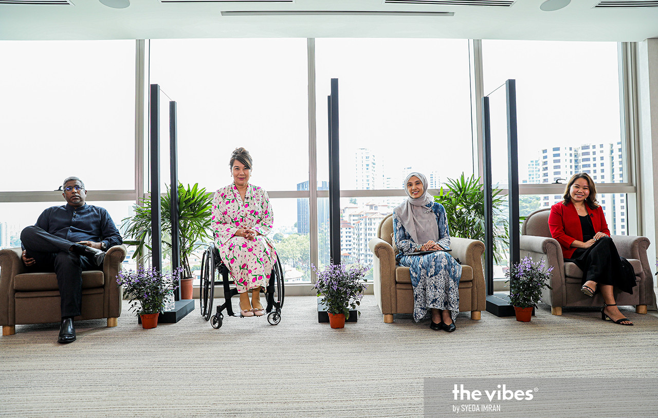 (From L) HRDF chief operations officer Datuk Ariff Farhan Doss, Senator Datuk Ras Adiba Mohd Radzi, Permatang Pauh MP Nurul Izzah Anwar and Refuge for Refugees founder and executive director Heidy Quah. – SYEDA IMRAN/The Vibes pic