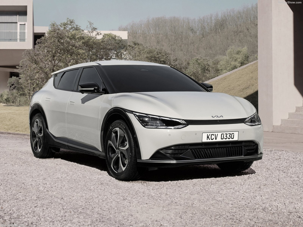 The front design forms part of the car's 'Digital Tiger Face'. - Pic courtesy of Kia Motors
