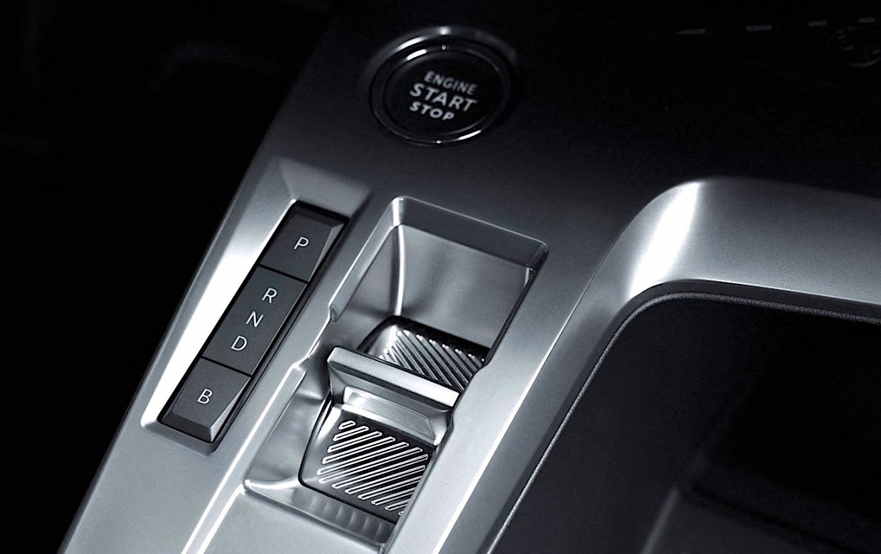 The Drive Assist pack includes adaptive cruise control with Stop and Go function and Lane Keeping Assistance.  – Pic courtesy of PSA Group
