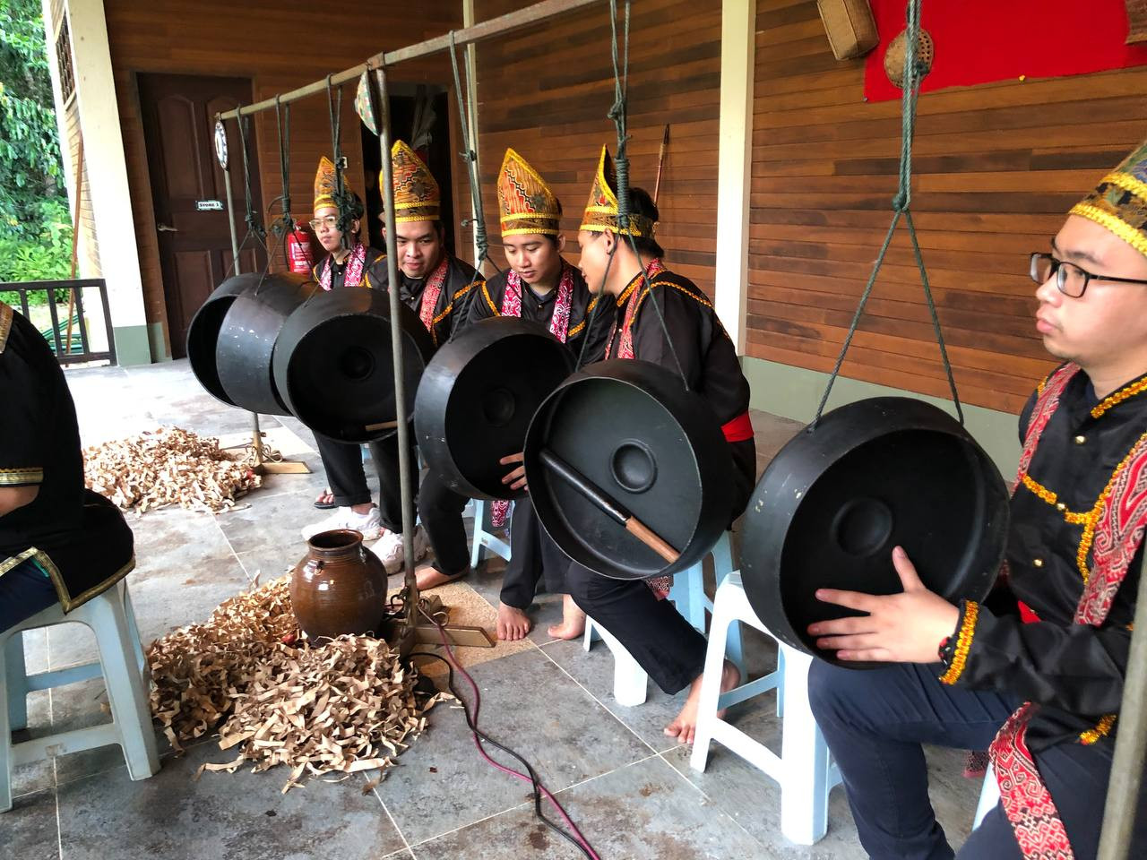 The Magagung consist of three to seven gongs, depending on its Paluan (tune). - Pic from Tinimungan Magagung 
