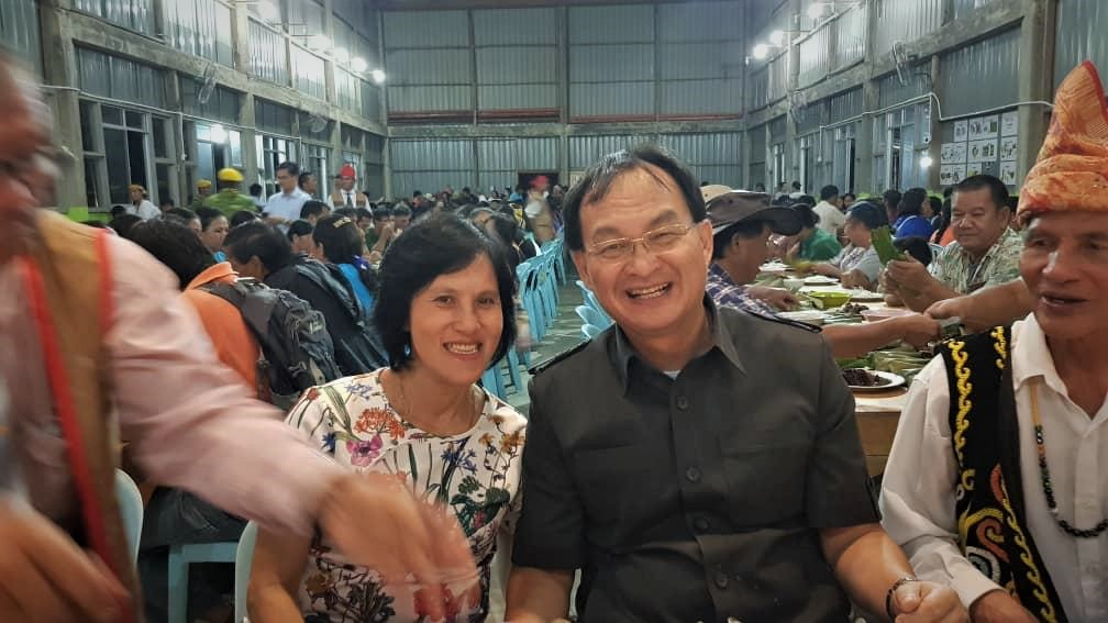 Baru and wife Yu Ching Siew during the afternoon banquet. - Photo by Freddie Acho Bian 