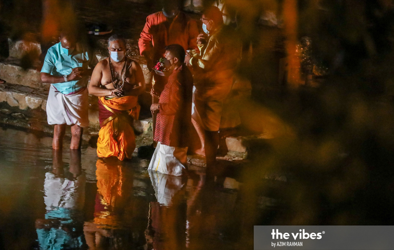 Masked swami performing a Hindu ritual during the Thaipusam celebration in Seri Subramaniam Temple in Batu Caves. – AZIM RAHMAN/The Vibes, January 28, 2021