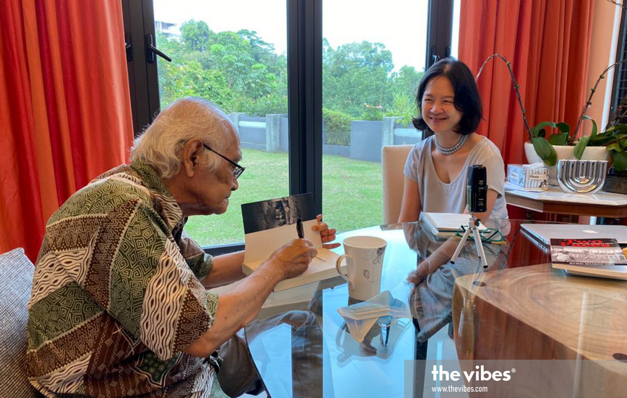 Syed Husin Ali being interviewed by Vinod Sekhar Foundation chairman Datin Dr Winy Sekhar. – The Vibes pic, January 2, 2021