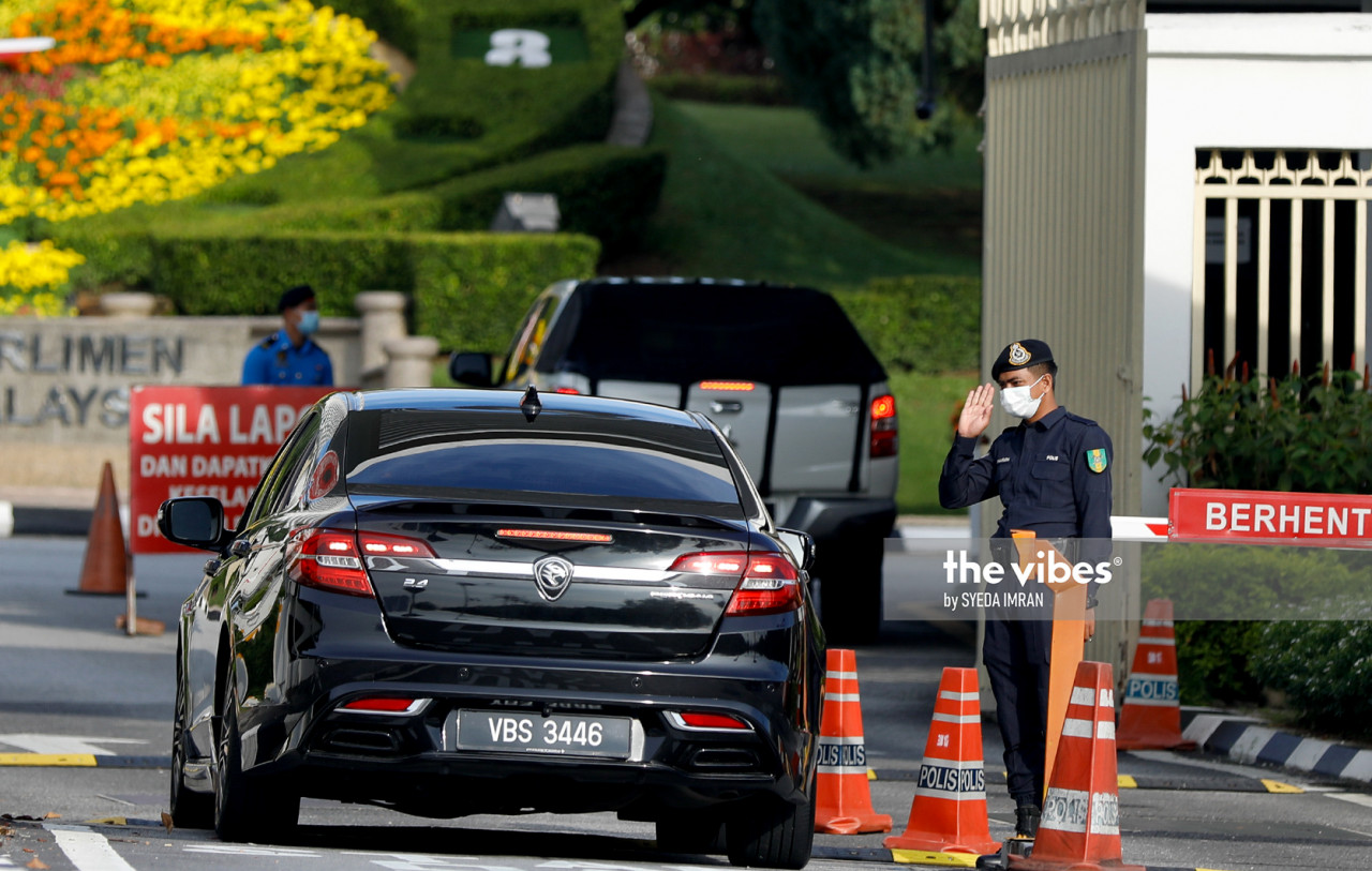 A VVIP’s vehicle entering the Parliament compound. – The Vibes pic, November 2, 2020