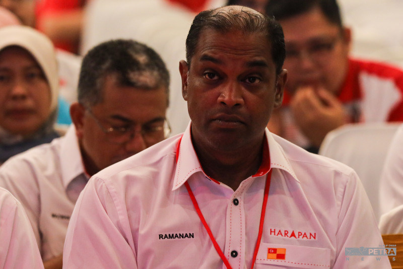 Khairy Jamaluddin’s direct opponents in the Sg Buloh constituency, such as PKR’s Datuk R. Ramanan (pic), have also accused him of being power-hungry for posts, instead of acting in the interests of the people. – ALIF OMAR/The Vibes pic, November 16, 2022