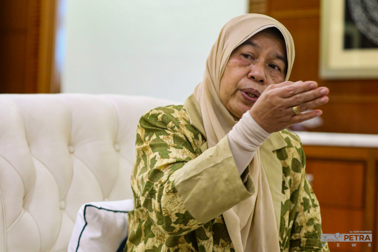 The tabling of the proposed anti-hopping bill by the end of this month will be one to watch, as the support of the majority MPs depends on its contents, says Ampang MP Datuk Zuraida Kamaruddin. – AZIM RAHMAN/The Vibes pic, February 5, 2022