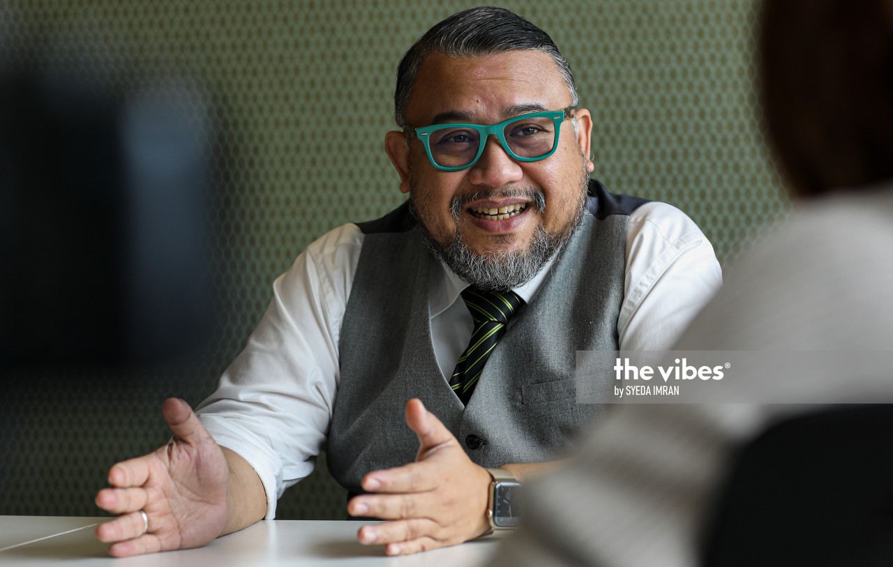 Comedian and director Afdlin Shauki shared how the pandemic is slowly helping to change the film/television production industry in Malaysia. — The Vibes pic