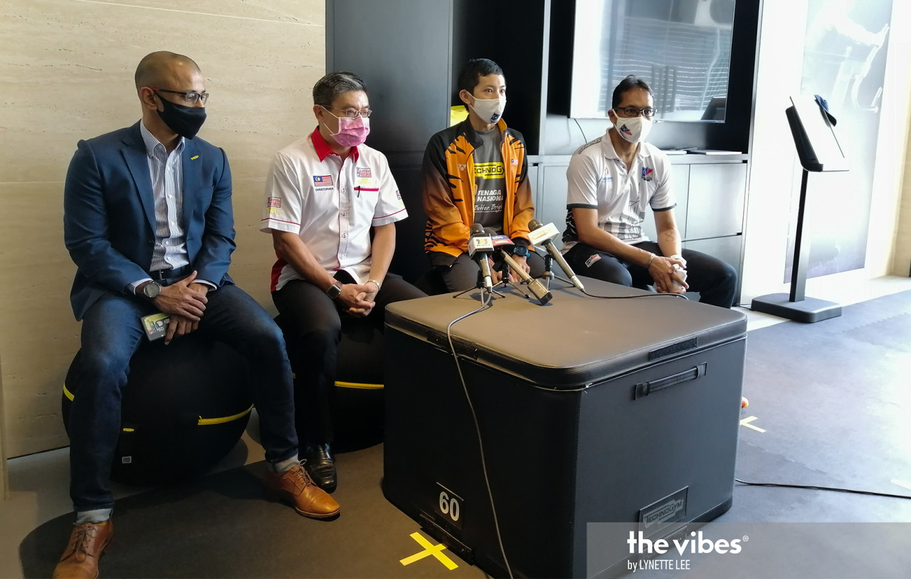 (Left to Right) Lester Francis (Country Manager of Technogym Malaysia), Christopher Wong (chief operating officer of Malaysia Book of Record), Soh Wai Ching (Towerrunner), Ravinder Singh (MTA Vice President). The Vibes pic.