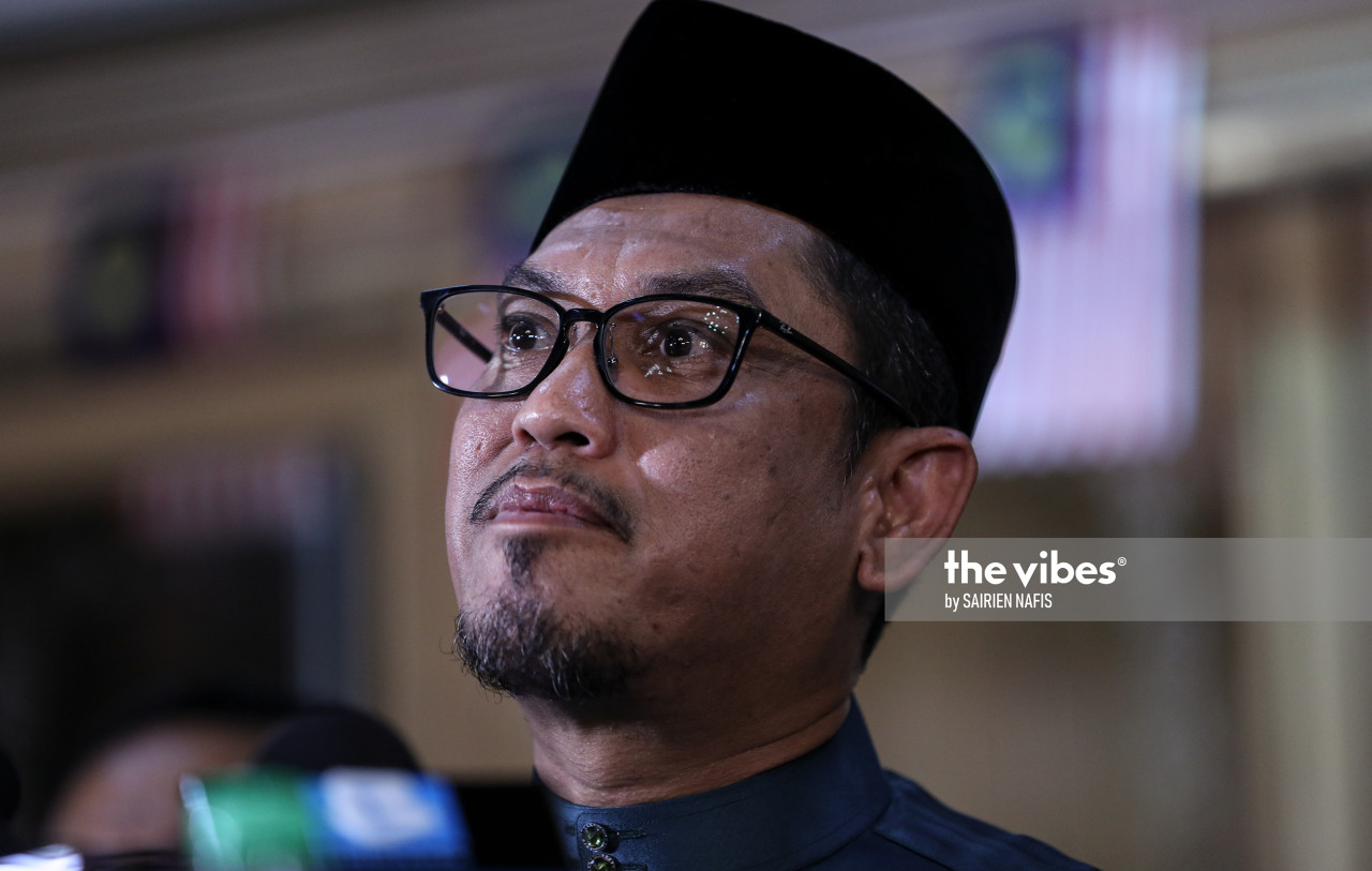 Former Perak menteri besar Datuk Seri Ahmad Faizal Azumu lost a vote of confidence on December 4 as dissatisfied members of his own coalition voted against him. – The Vibes file pic, December 30, 2020