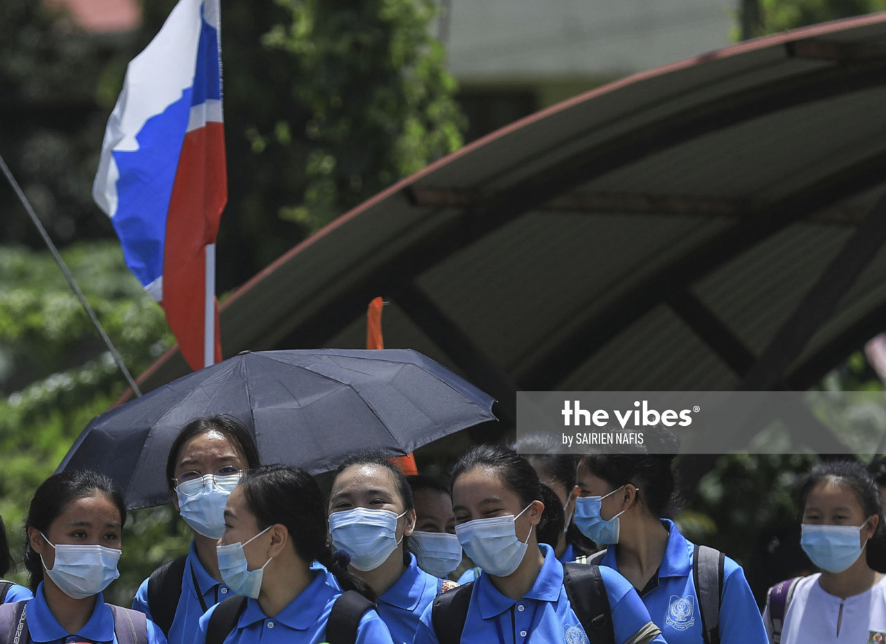 Schools in Sandakan and Beluran have taken the initiative to send physical copies of learning modules and exam papers to students unable to access the internet. – The Vibes file pic, November 28, 2020
