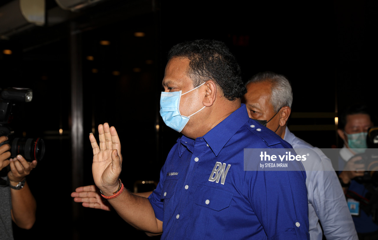 MIC president Tan Sri S.A. Vigneswaran is seen arriving at the Putra World Trade Centre for Barisan Nasional's supreme council meeting. – SYEDA IMRAN/The Vibes pic, December 8, 2020