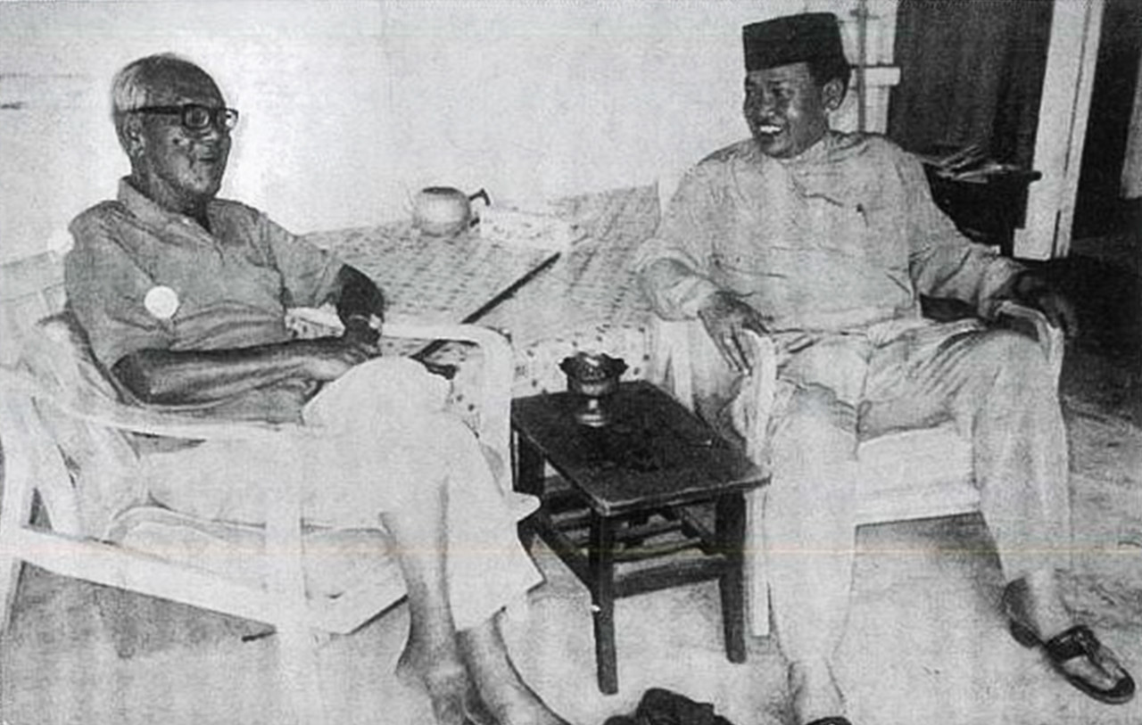 Tok Him visiting Dr Ishak Mohamad, or Pak Sako, when he was ill. – Pic courtesy of 'The Misunderstood Man: An Untold Story' by Ibrahim Ali