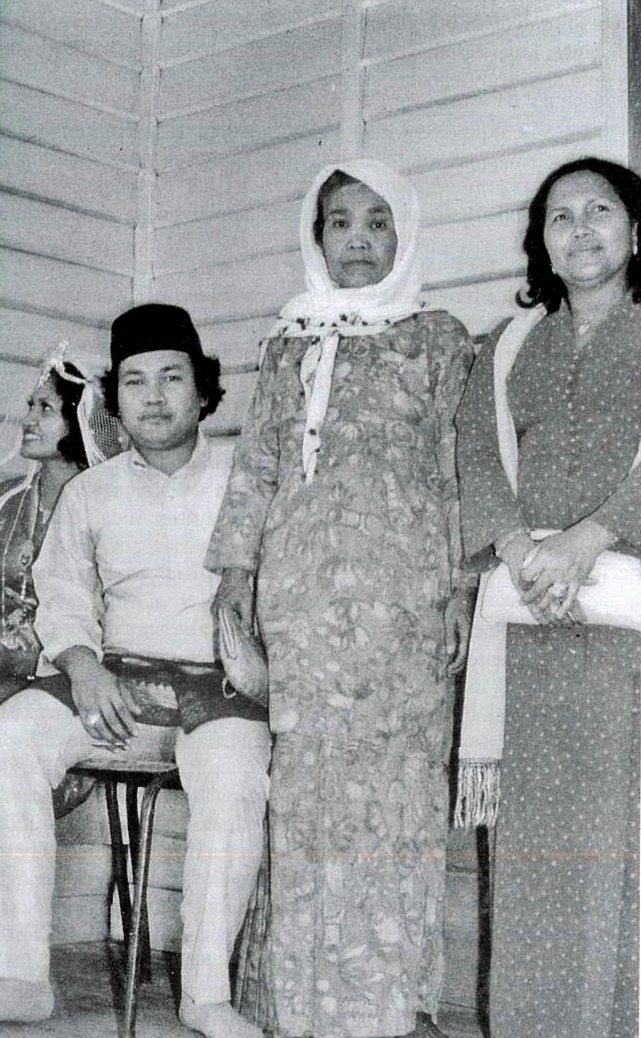 Tok Him with his mother, Hajjah Che Siti Che Leh and mother-in-law, Hajjah Rokiah Zainol on his wedding day in Pasir Mas, Kelantan. – Pic courtesy of 'The Misunderstood Man: An Untold Story' by Ibrahim Ali