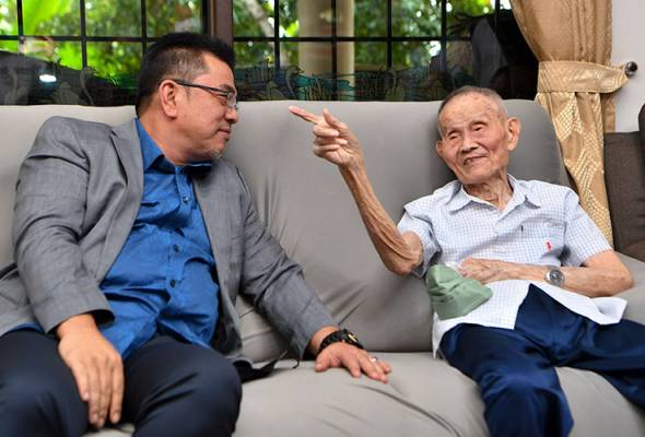 Datuk Soh Chin Ann describes his late father Soh Tee Tong (right) as a simple, loving man. – Bernama pic, September 13, 2022