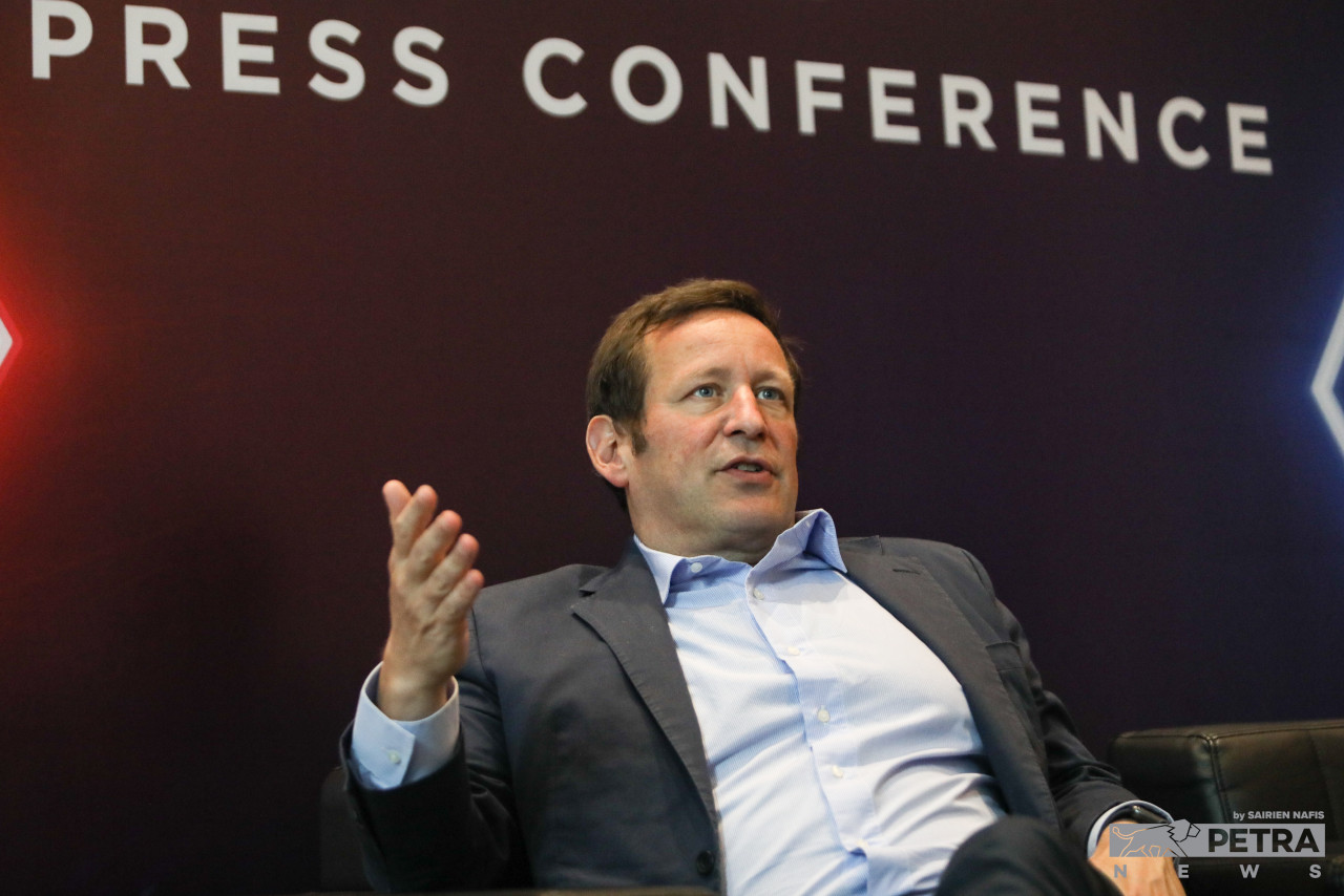 Farmers themselves should be adopting technology in agriculture as much as possible, says Lord Ed Vaizey. – SAIRIEN NAFIS/The Vibes pic, October 21, 2022