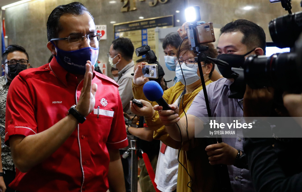 Umno youth chief Datuk Asyraf Wajdi Dusuki did not speak to the media after the meeting. – The Vibes pic, October 28, 2020