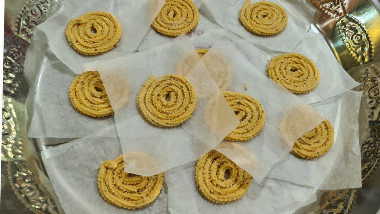 According to Dr. Madhu, the homemade murukku this year is mostly for own consumption and his staff at the clinic. – Pic courtesy of Madhusudhan Shammugam, November 13, 2020.