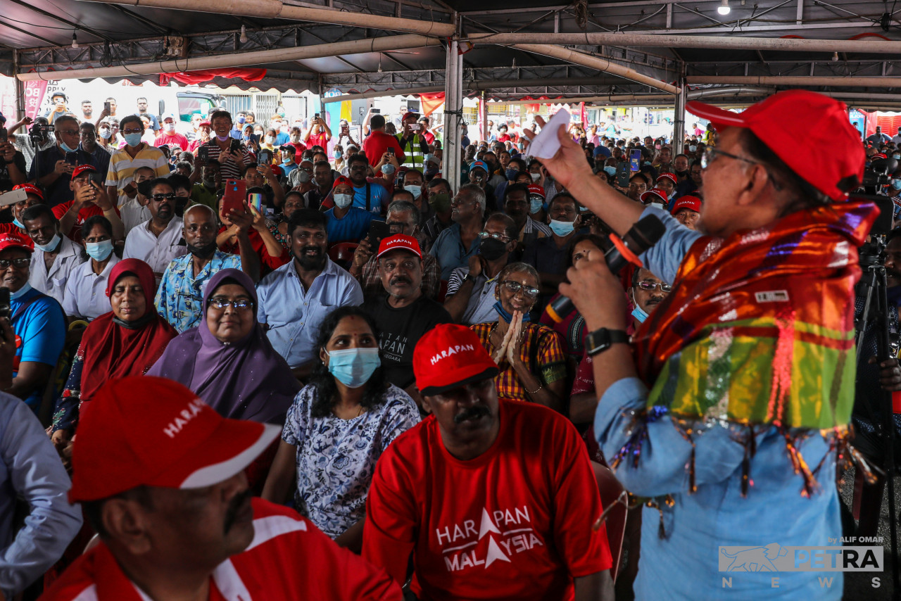 Datuk Seri Anwar Ibrahim also chides his opponents in Perikatan Nasional, who he claims often engage in slander and misinformation to smear his character. – ALIF OMAR/The Vibes pic, November 14, 2022