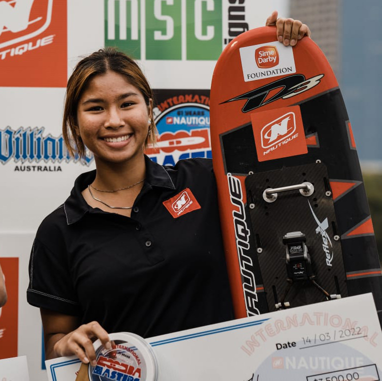 Aaliyah Yoong Hanifah’s (pictured above) first-ever pro water ski bronze win in the tricks open category of the Moomba Masters 2022 tournament came with a cash prize of AUD3,500 (RM10,577). – MWWF pic, March 15, 2022