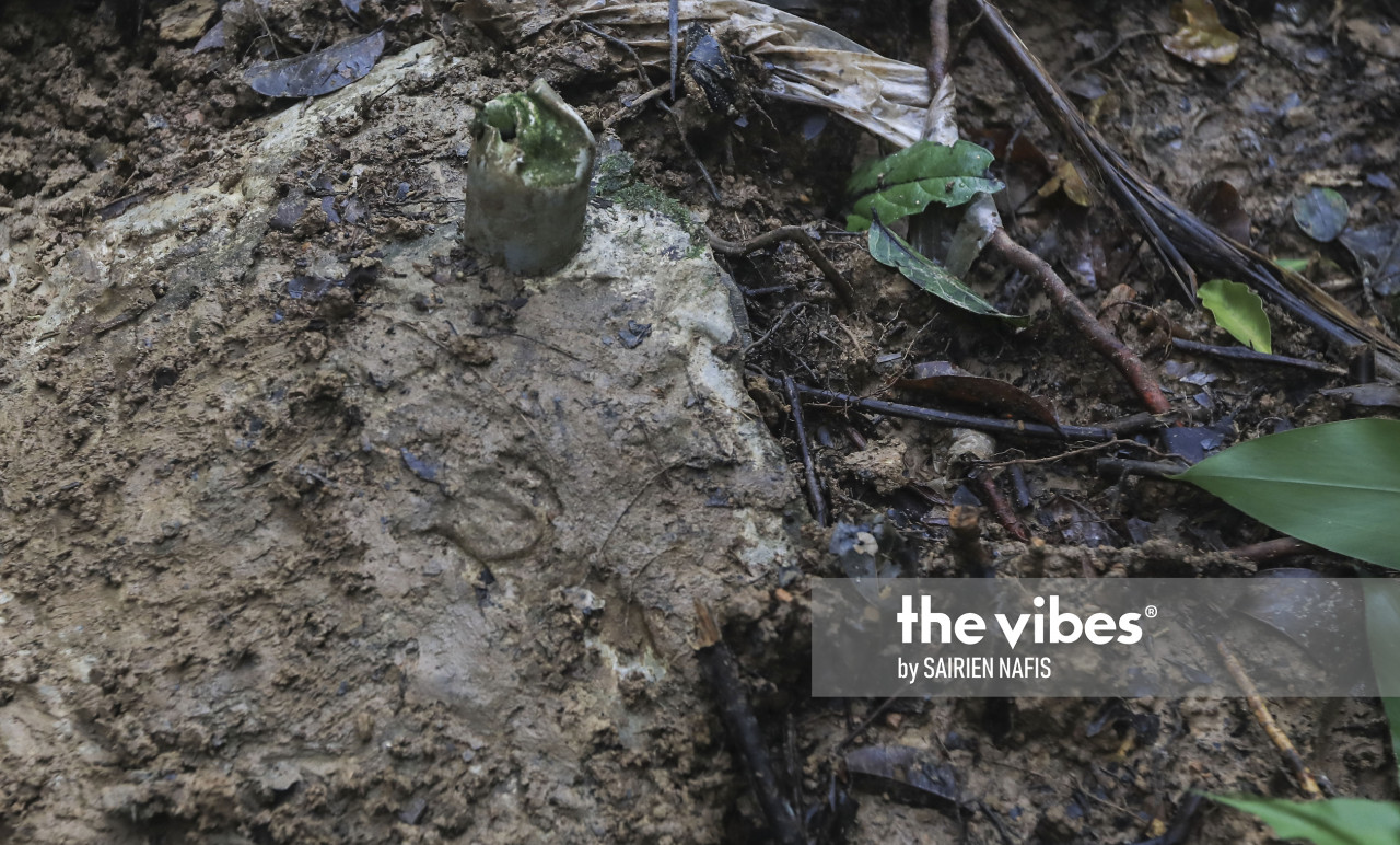 Demarcation for the Papar dam can be found in the interiors in forms of buried concrete-filled PVC pipes. – SAIRIEN NAFIS/The Vibes, September 22, 2020