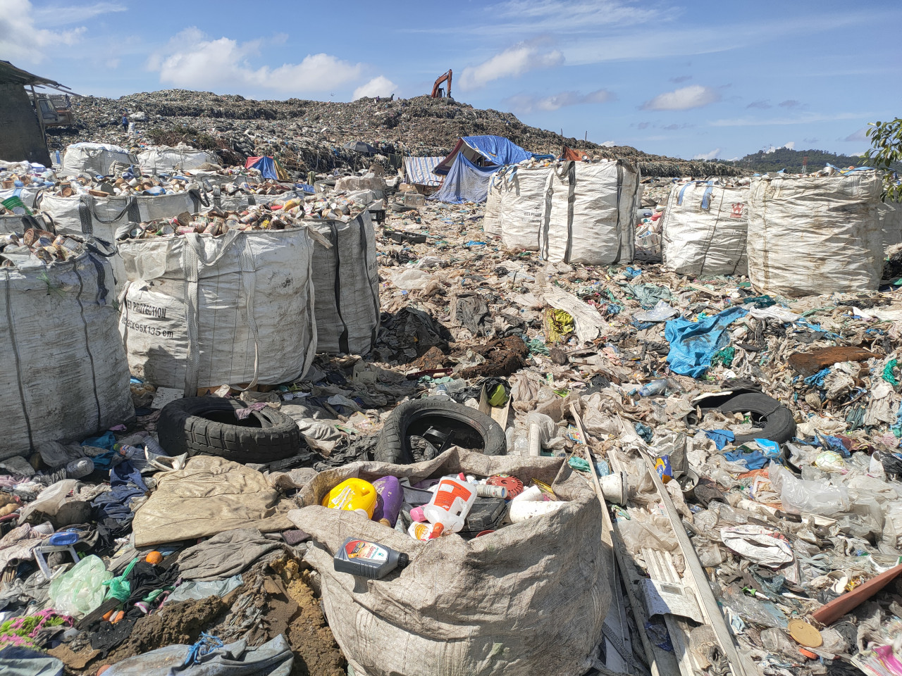 The dumpsite, which is managed by the district’s local authority the Sandakan Municipal Council, has not been properly operated or managed, unlike landfill facilities in other parts of Malaysia, says Sandakan MP Vivian Wong. – REBECCA CHONG/The Vibes pic, June 20, 2022