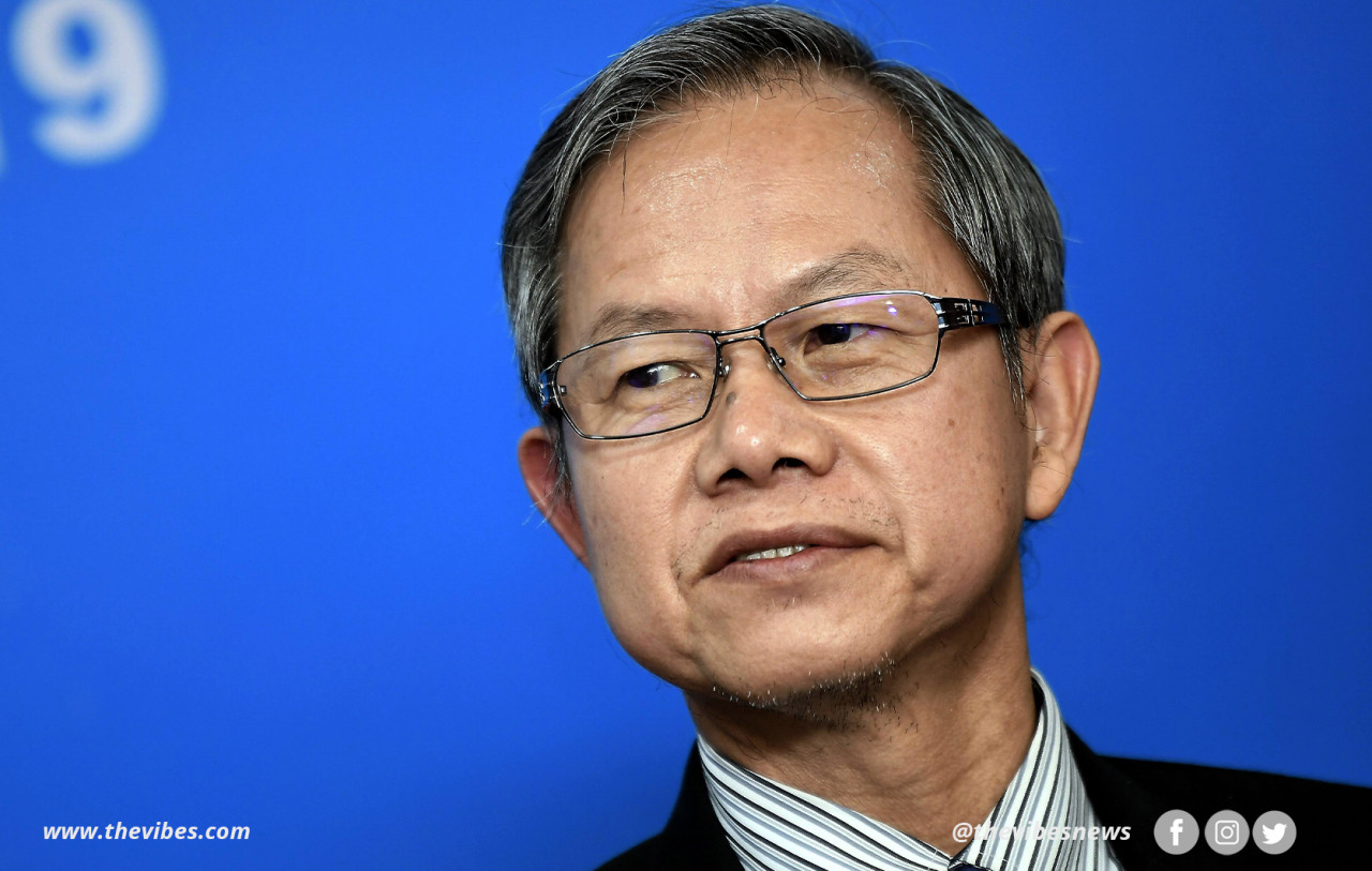 Former deputy health minister Dr Lee Boon Chye says there are many disadvantages in allowing home quarantine. – File pic, February 8, 2021