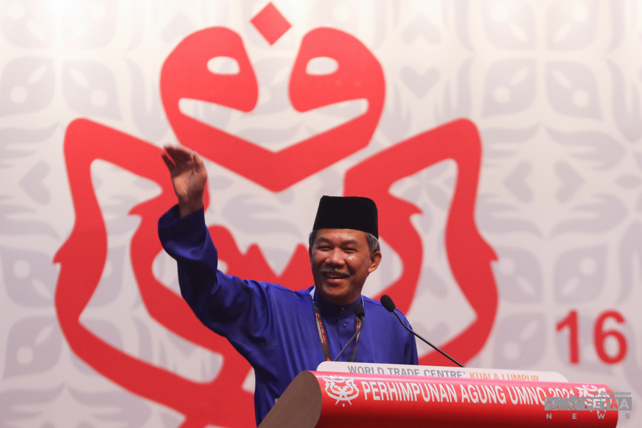 Umno deputy president Datuk Seri Mohamad Hasan confirms that a meeting will be held among the top five party leaders by May 1 to deliberate on the dissolution date. – AZIM RAHMAN/The Vibes pic, March 19, 2022
