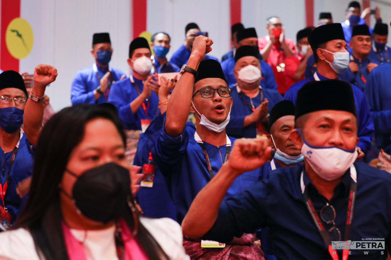 One delegate suggests that assuming the party wins the looming 15th general election, party president Datuk Seri Ahmad Zahid Hamidi should be given the rightful mandate to lead the country as convention dictates. – AZIM RAHMAN/The Vibes pic, March 19, 2022