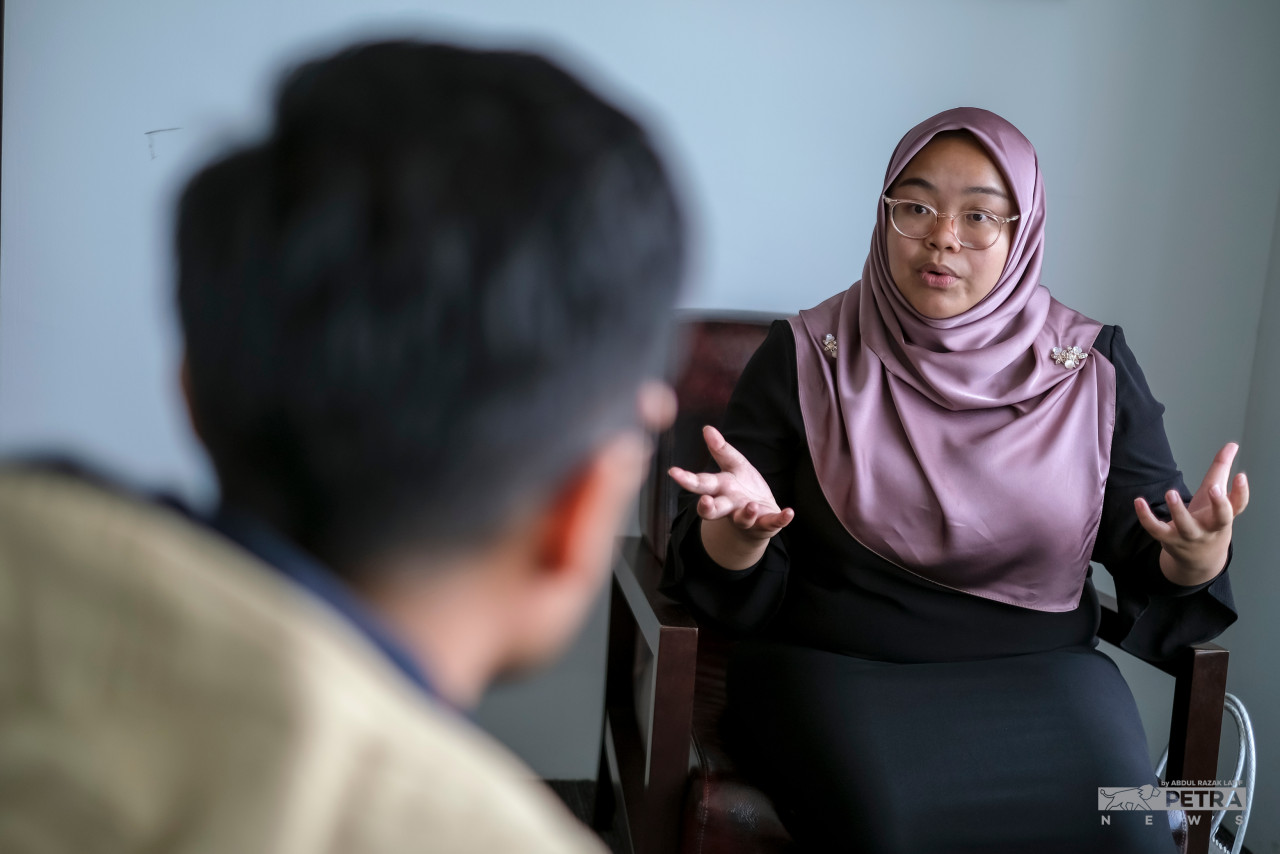 Amira Aisya says the Tenang state seat in Johor, which was contested by Muda vice-president Lim Wei Jiet, is another example of how Malaysians have moved beyond racial politics for a more moderate and progressive one. – ABDUL RAZAK LATIF/The Vibes pic, September 20, 2022