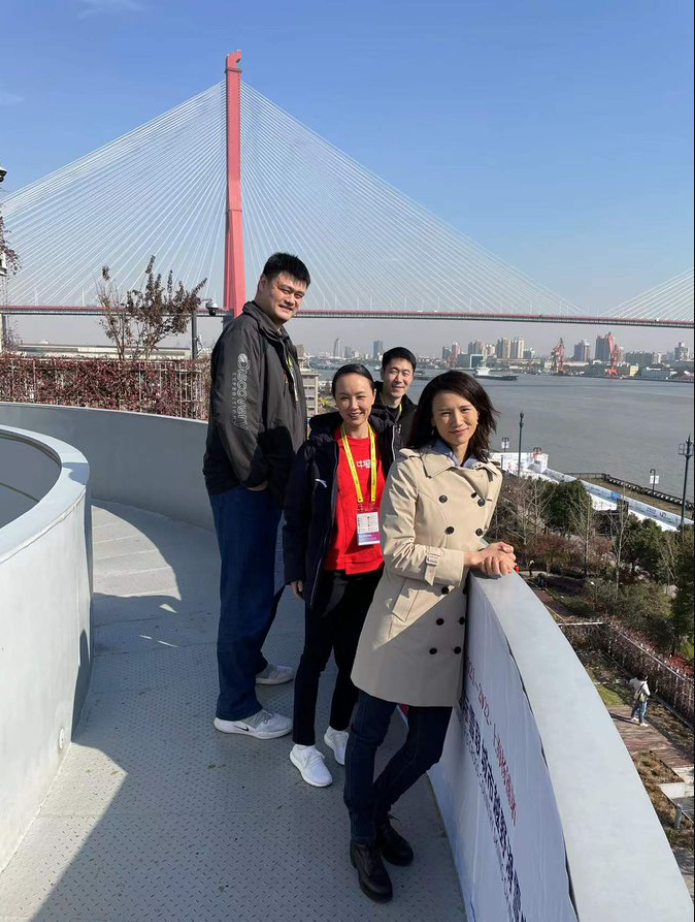 A photo of Peng Shuai (second from left) posing with Yao Ming (far left) and two other Chinese sports figures − Olympic sailing champion Xu Lijia (far right) and retired table tennis player Wang Liqin – was also posted online today by Global Times reporter Qingqing Chen. – Qingqing Chen Twitter pic, December 19, 2021