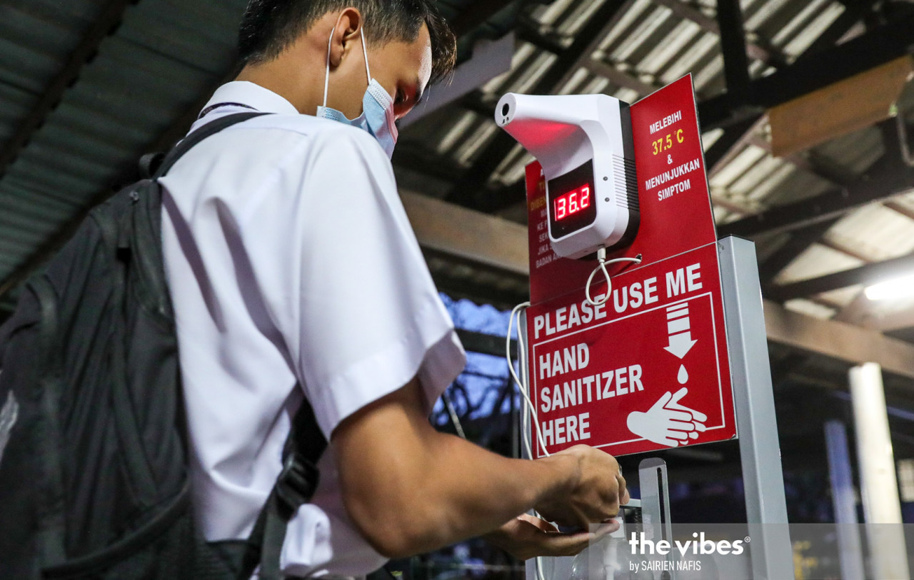 The federal government must be willing to invest the time, money, manpower and effort to ensure that all schools are able to properly implement social distancing and other SOPs – The Vibes file pic, February 25, 2021