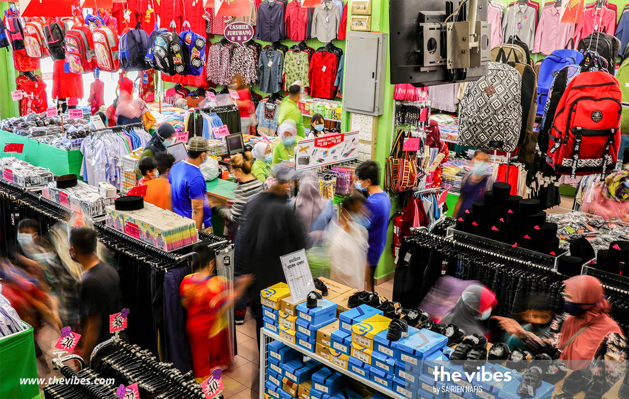 Schoolgoers and their parents may be surprised, but will not be ill-prepared as they throng supermarkets in search of back-to-school necessities. – SAIRIEN NAFIS/The Vibes pic, February 21, 2021