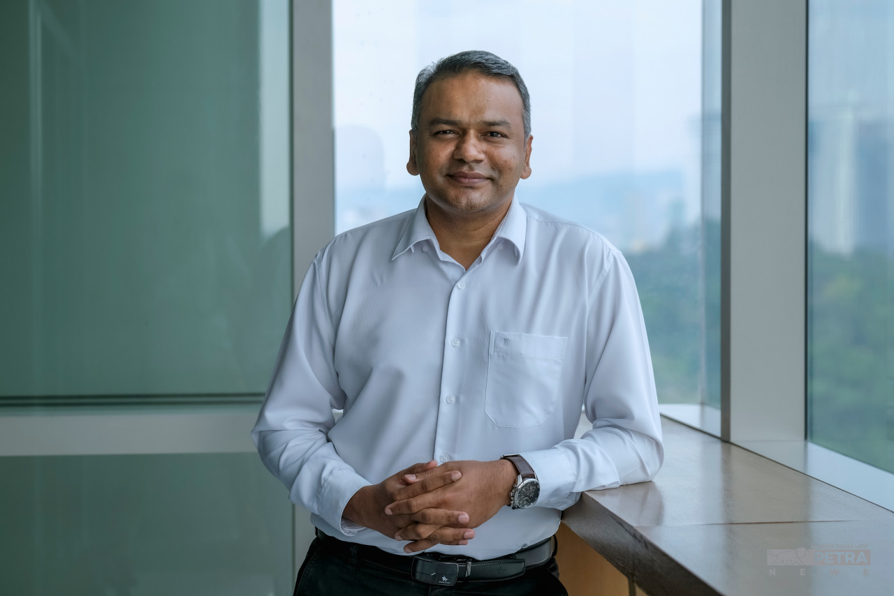 Malaysia HR Forum & Social Compliance Malaysia co-founder Arulkumar Singaraveloo says the relaxed rules may be a necessary move to ease the severe labour shortage affecting the industries in Malaysia. However, he says applications must be vetted thoroughly. – ABDUL RAZAK LATIF/The Vibes file pic, January 24, 2023 