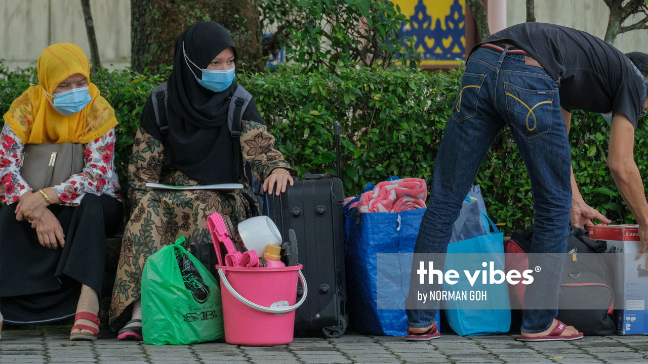 Higher Education Ministry says students who are on campus can stay there until further notice. – The Vibes pic, October 3, 2020