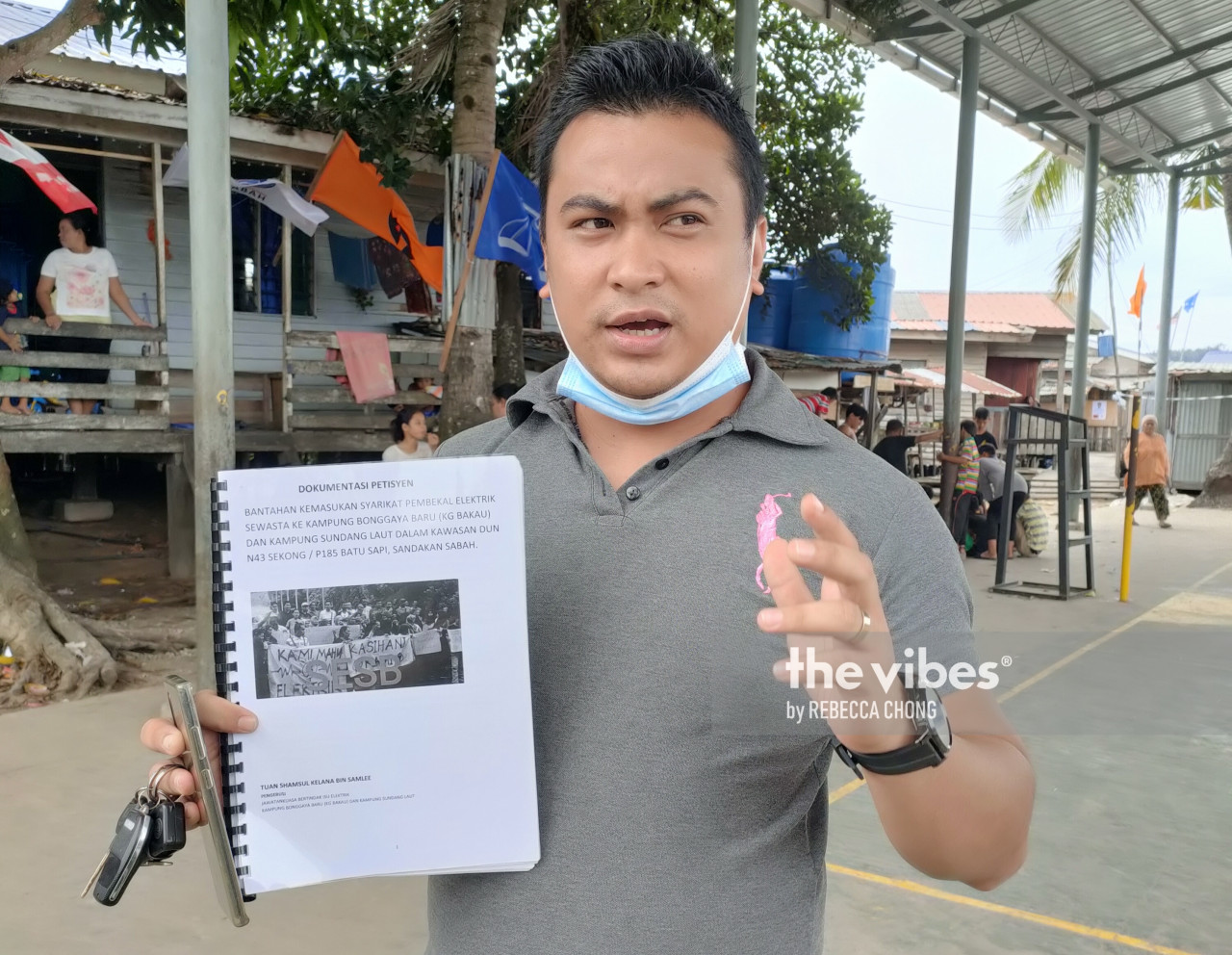Kg Sundang Laut village community management council member Shahryansah Joseph speaking about residents’ electricity-related issues. – The Vibes pic, October 6, 2020