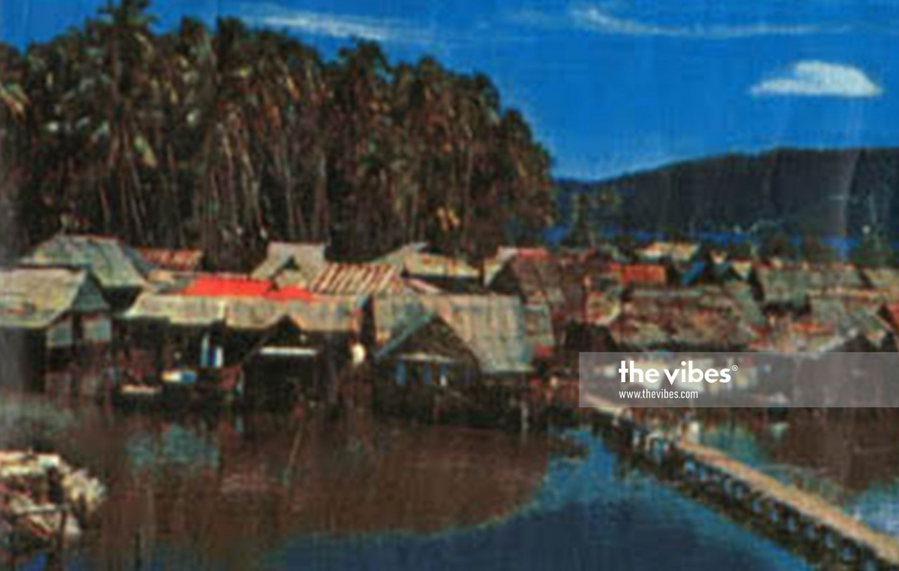 A photo of Sembulan lama in the 1950s, the home to remnants of the Pengiran Temenggung Raja Tua army. – Pic courtesy of Borneo History, December 5, 2020 