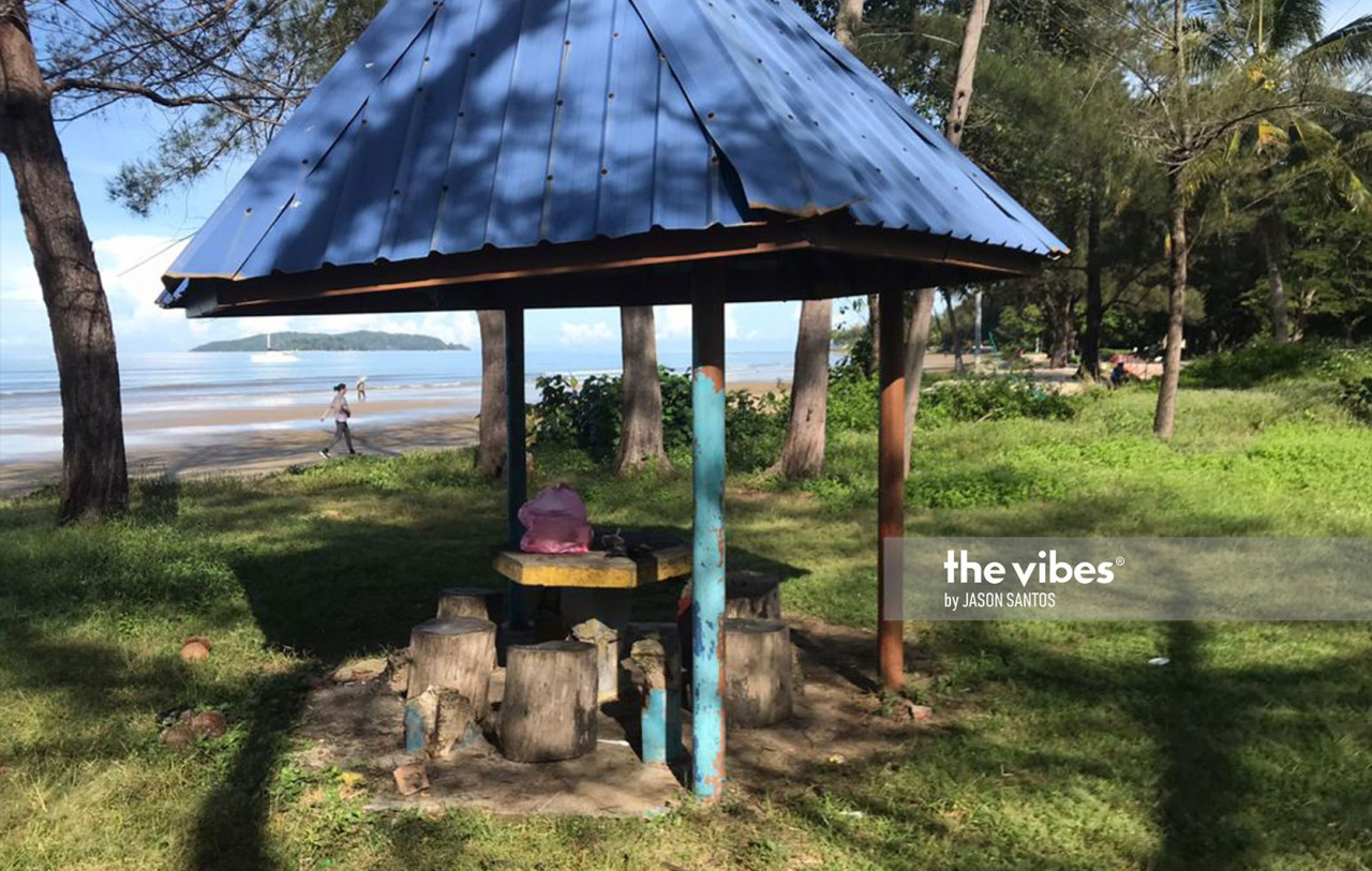 One of several damaged gazebos at Tg Aru beach. – JASON SANTOS/The Vibes pic, December 13, 2020