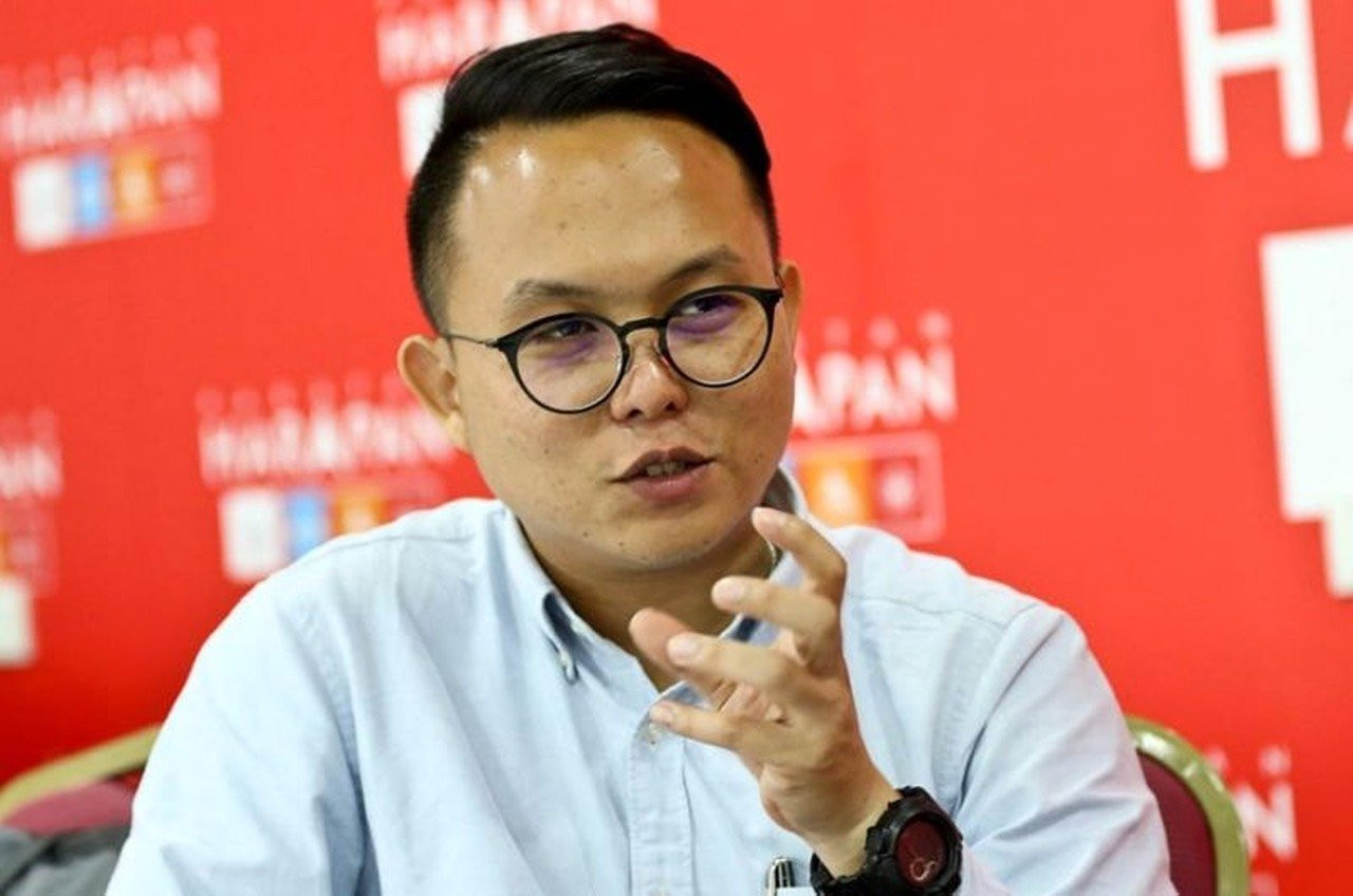 People are making memes and jokes about the mistakes in Chinese New Year regulations, signalling low confidence in the government, says Pengkalan Kota state assemblyman Daniel Gooi. – DAP pic, February 6, 2021