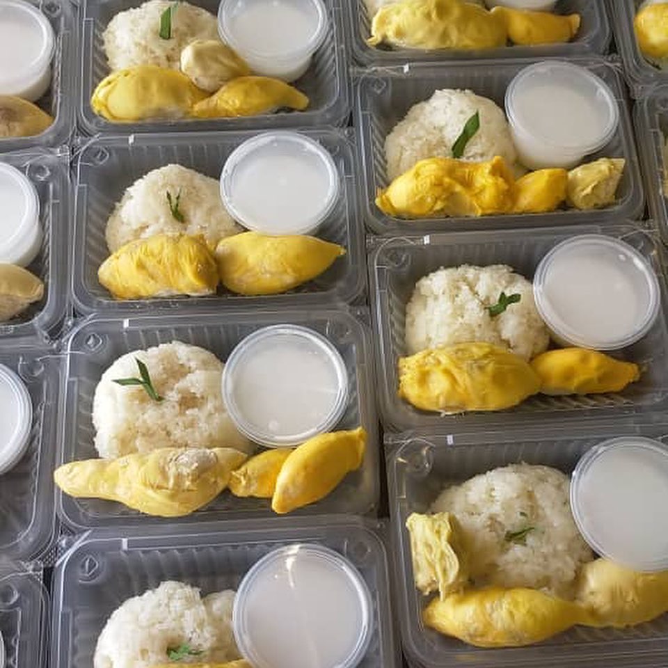 The durian and glutinous rice dessert handed out to Balik Pulau frontliners by local MP Muhammad Bakhtiar Wan Chik. – Muhammad Bakhtiar Facebook pic, June 12, 2021