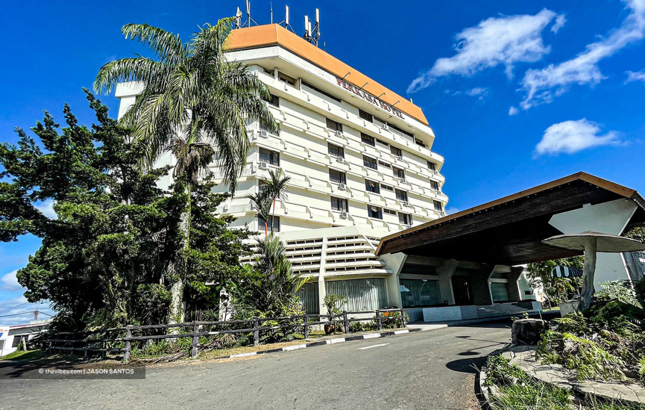 Keningau’s Perkasa Hotel is where e-hailing drivers usually go to in the hope of getting passengers. – JASON SANTOS/The Vibes pic, July 18, 2021